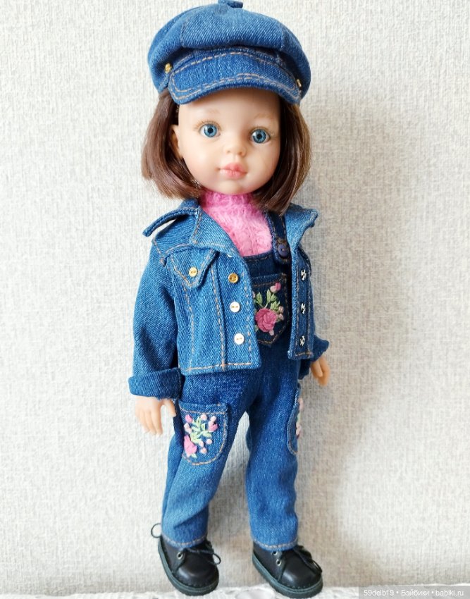 У паолочек новый комплект: джинсовый комбинезончик с вышивкой и розовый свитерок