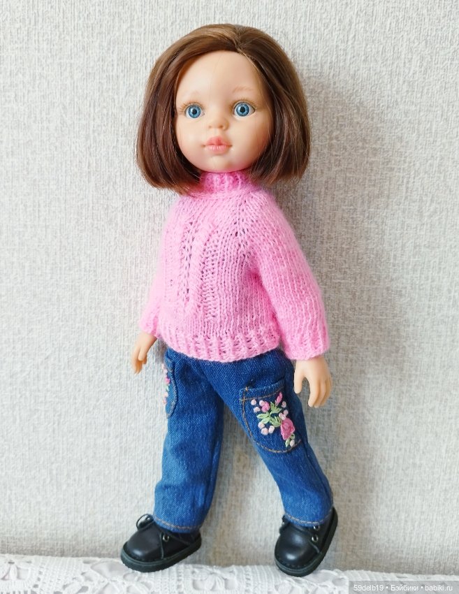У паолочек новый комплект: джинсовый комбинезончик с вышивкой и розовый свитерок (фото 6)