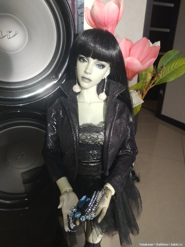 Раффина в колдовском образе (фото 4)