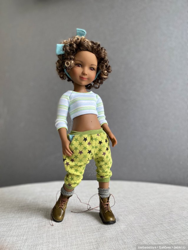 Обувные кукольные будни - хотела показать ботиночки, а получилось то, что получилось