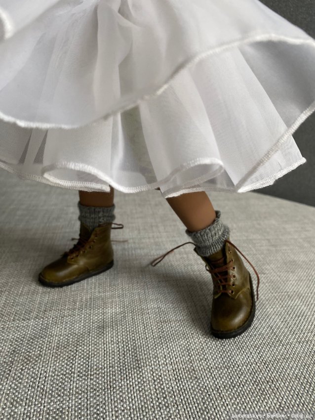 Обувные кукольные будни - хотела показать ботиночки, а получилось то, что получилось (фото 6)