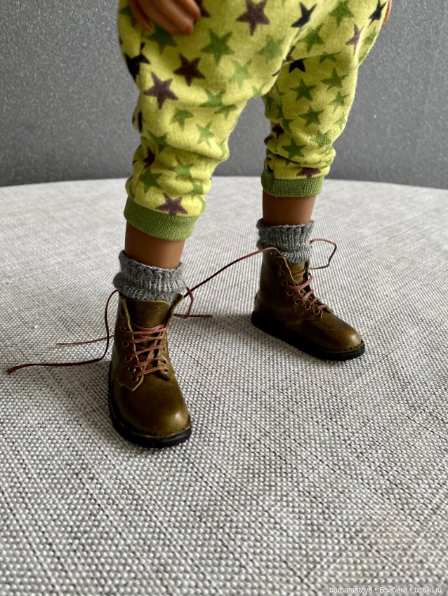 Обувные кукольные будни - хотела показать ботиночки, а получилось то, что получилось (фото 2)