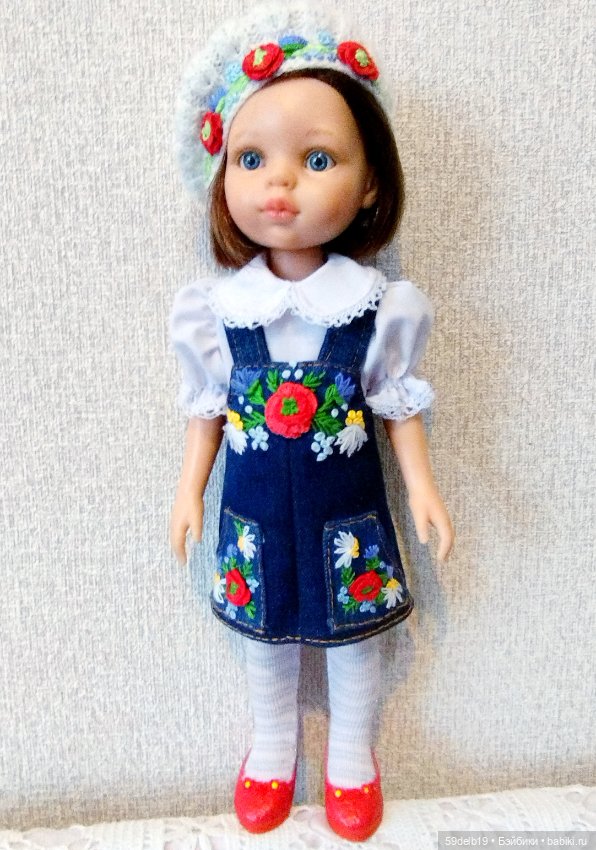 Новый наряд для паолочек: джинсовый сарафанчик, вязаный беретик с вышивкой маки (фото 3)