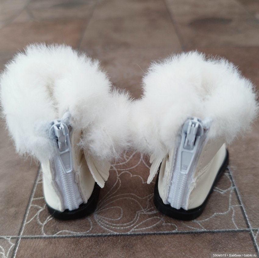 У нас новые белые сапожки (фото 2)