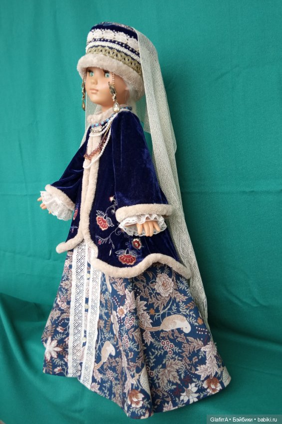 «Во всех ты, душенька, нарядах хороша!..» Райская птица