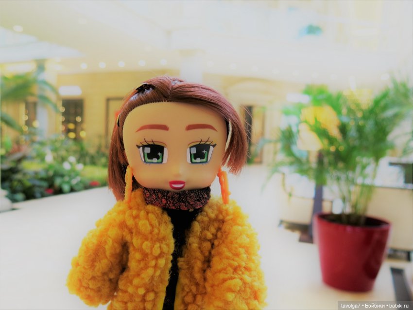 Boxy Girls на теле Эдны Мод