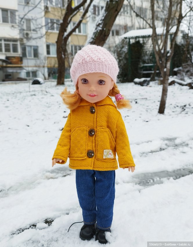 Катя и Вера - кукла и девочка