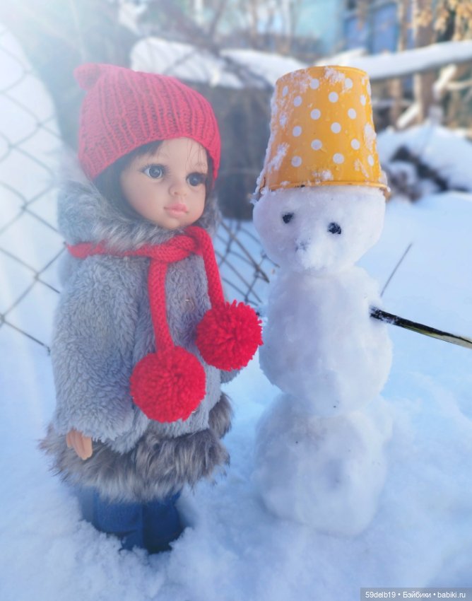 Зима продолжается. Паолочки и снеговик