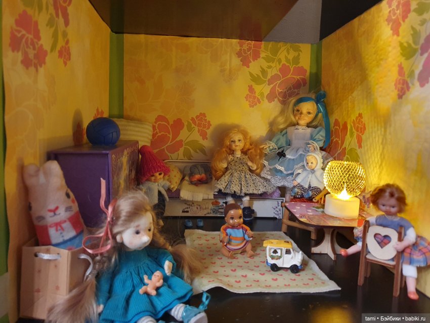 Комнатка для мелких куколок)) (фото 10)