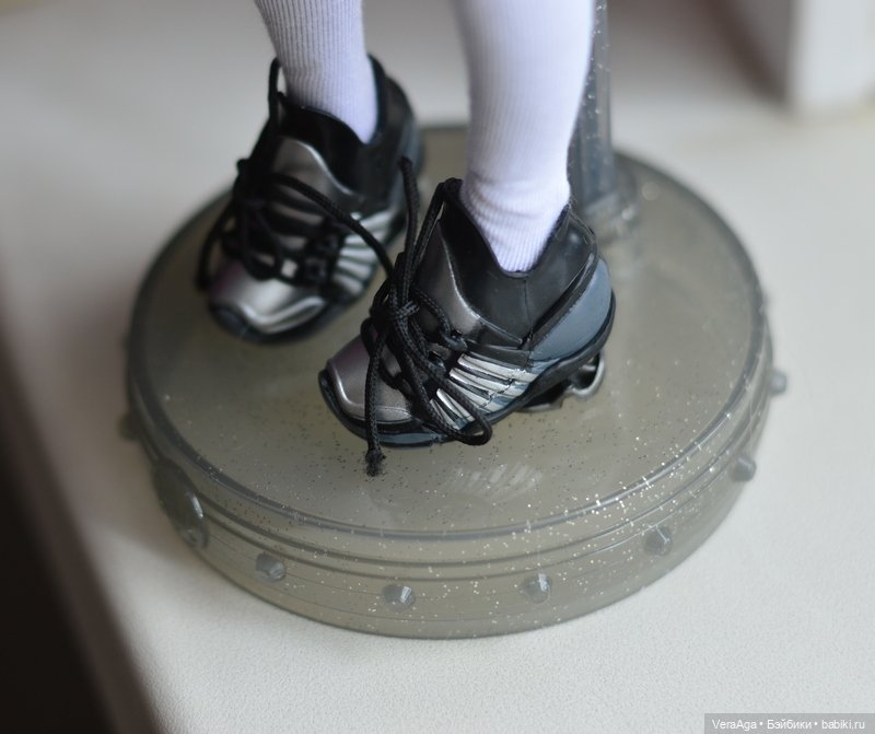 Николь и Оникс Rainbow High