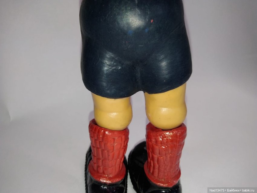 Футболист. Автор М. Вильям