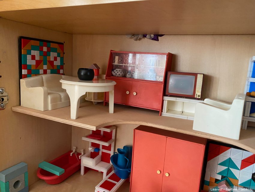 Процесс создания очередного кукольного "ящика"