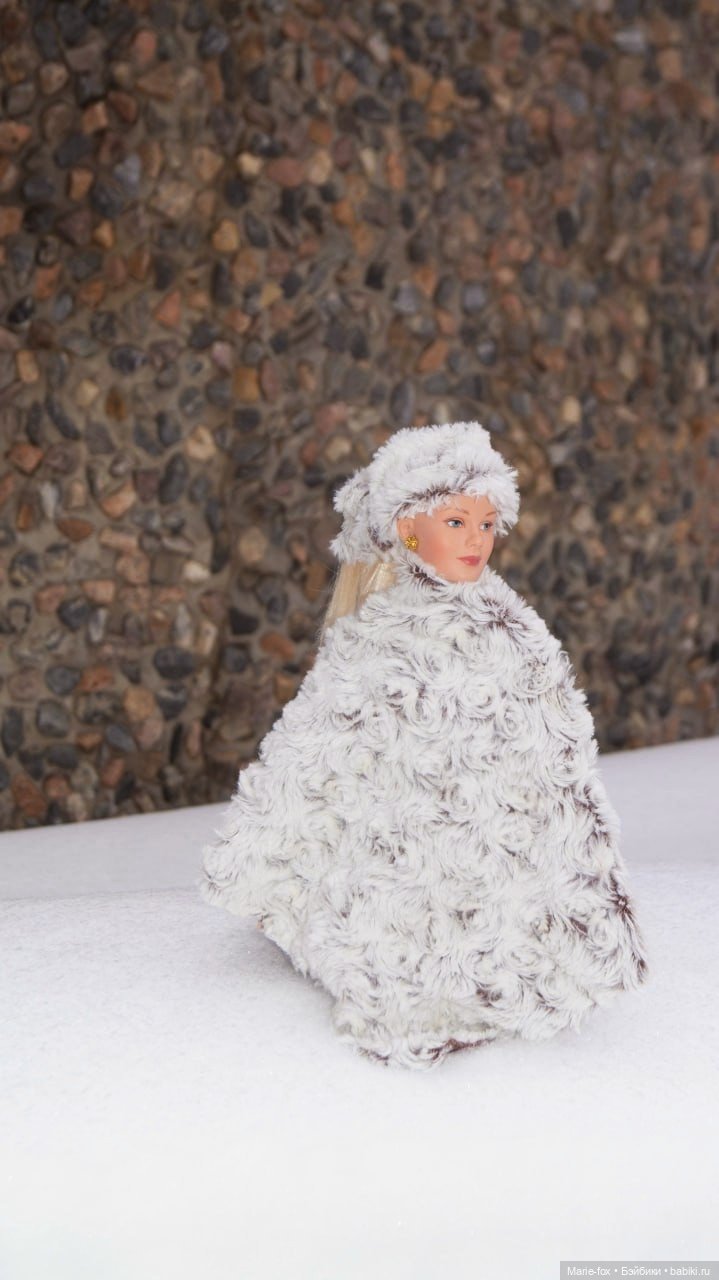 По Сеньке шапка: Арсения гуляет по заснеженному Сарову