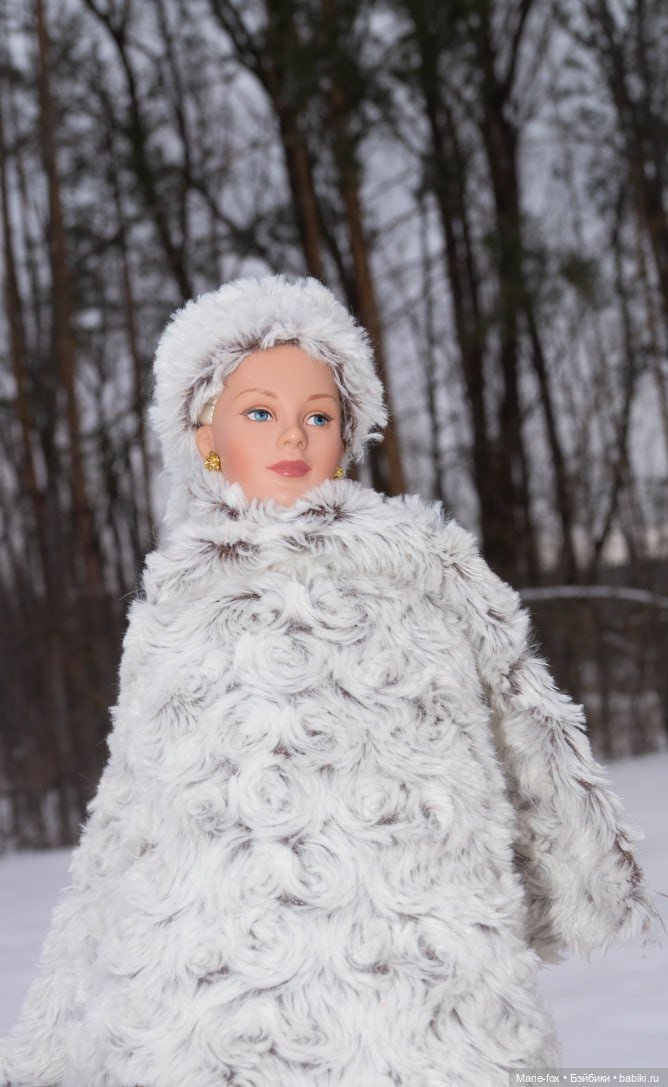 По Сеньке шапка: Арсения гуляет по заснеженному Сарову