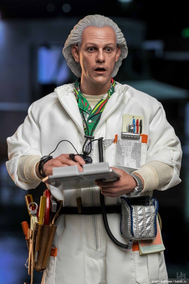 Релиз фигурки доктора Эмметт Браун от Hot Toys по мотивам фильма «Назад в будущее» (фото 10)