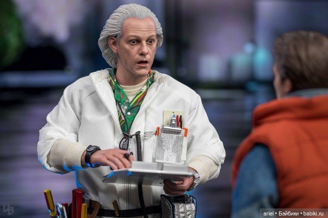 Релиз фигурки доктора Эмметт Браун от Hot Toys по мотивам фильма «Назад в будущее» (фото 2)