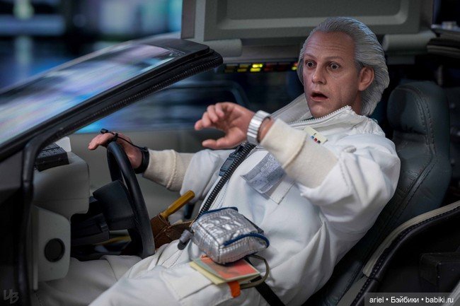 Релиз фигурки доктора Эмметт Браун от Hot Toys по мотивам фильма «Назад в будущее» (фото 4)