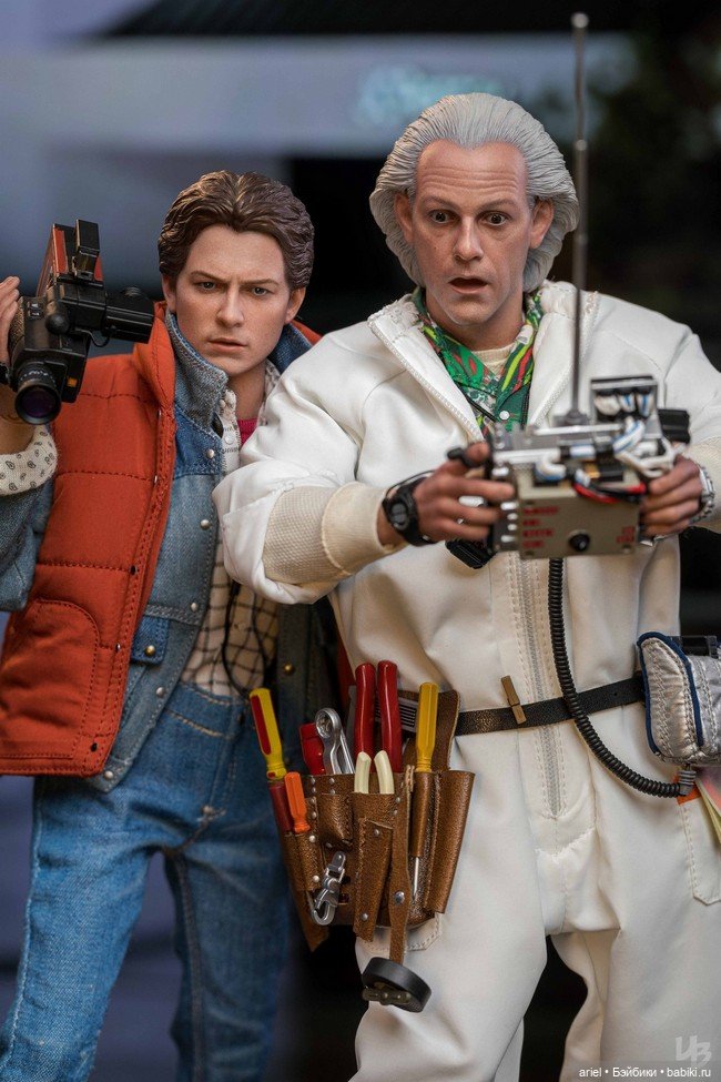 Релиз фигурки доктора Эмметт Браун от Hot Toys по мотивам фильма «Назад в будущее» (фото 6)