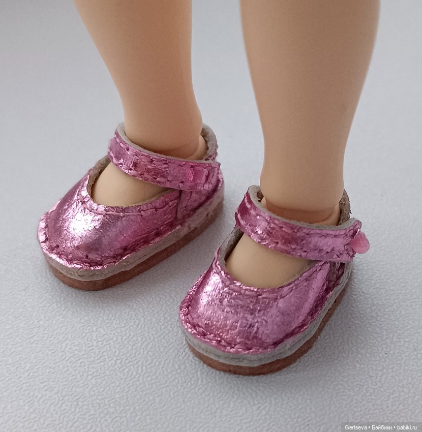 Мои первые туфельки для Монст