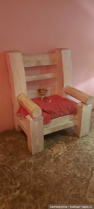 Наташа в гостях у Смурфиков