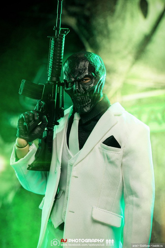 Серийная фигурка Чёрной Маски от VTS Toys (фото 5)