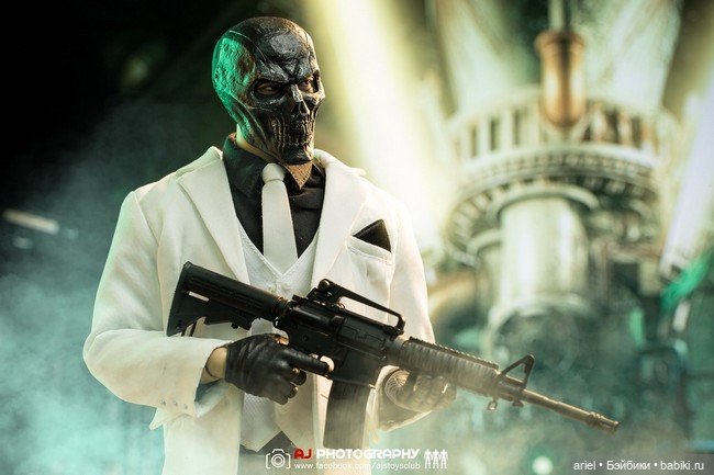 Серийная фигурка Чёрной Маски от VTS Toys (фото 4)