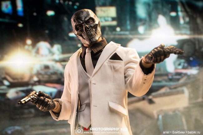 Серийная фигурка Чёрной Маски от VTS Toys (фото 2)