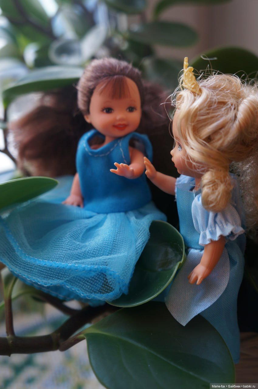 Девочки - цветочки поздравляют с Весной