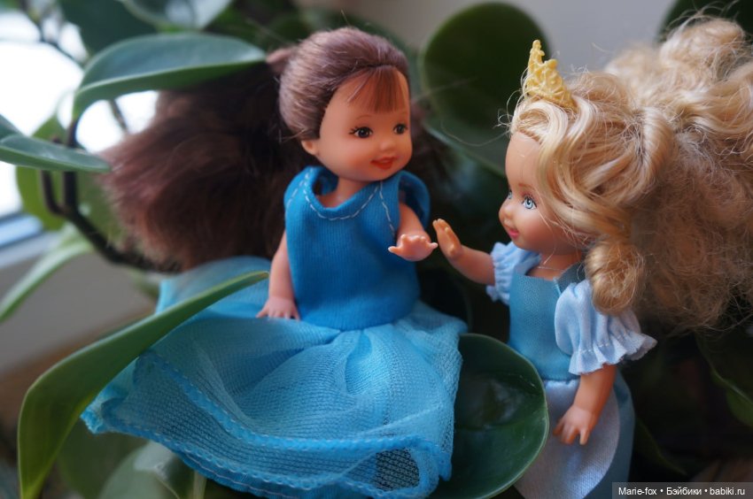 Девочки - цветочки поздравляют с Весной