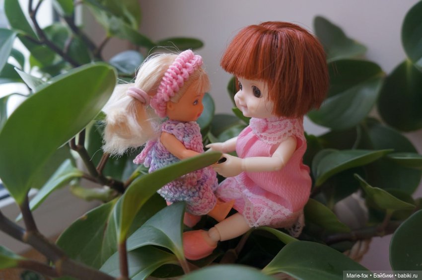 Девочки - цветочки поздравляют с Весной