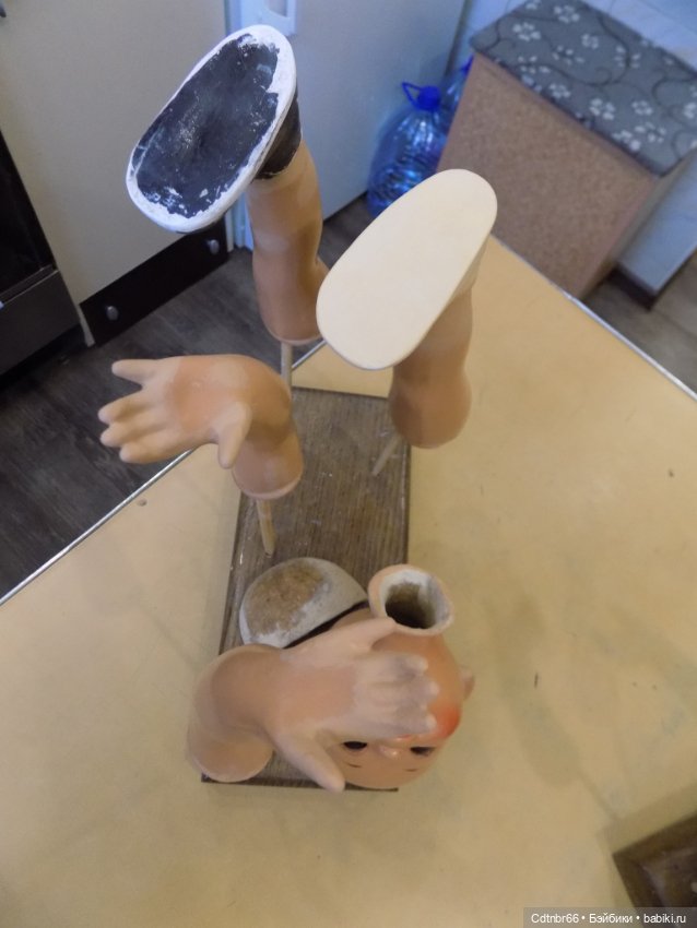 Реставрация опилочной куклы СССР Танюши. Лепим пальцы и ножку