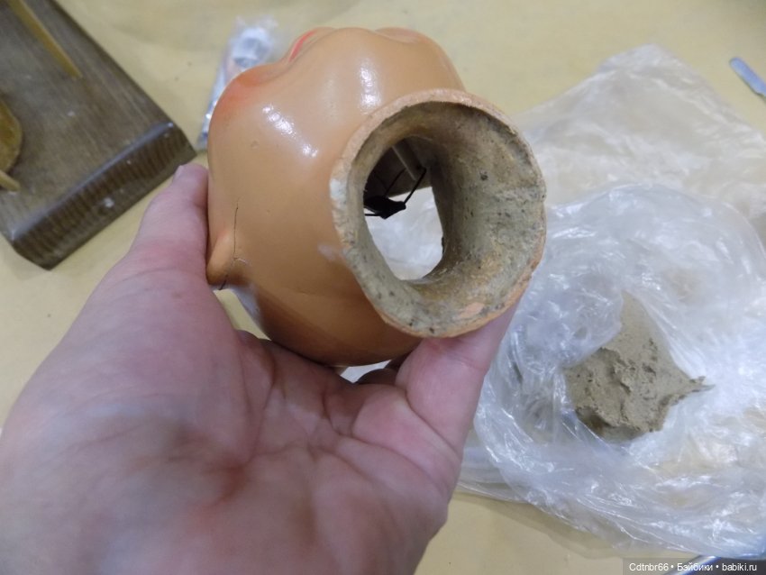 Реставрация опилочной куклы СССР Танюши. Лепим пальцы и ножку