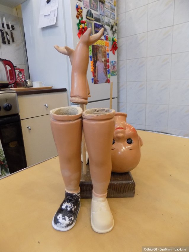 Реставрация опилочной куклы СССР Танюши. Лепим пальцы и ножку