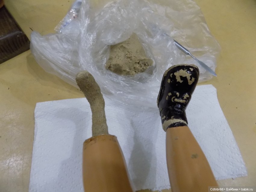 Реставрация опилочной куклы СССР Танюши. Лепим пальцы и ножку