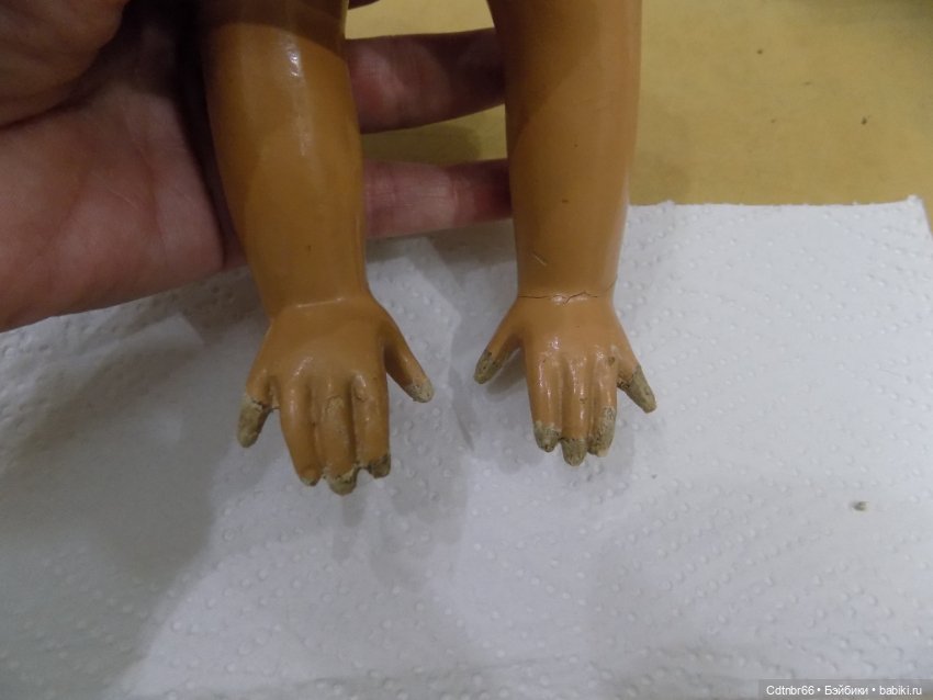 Реставрация опилочной куклы СССР Танюши. Лепим пальцы и ножку