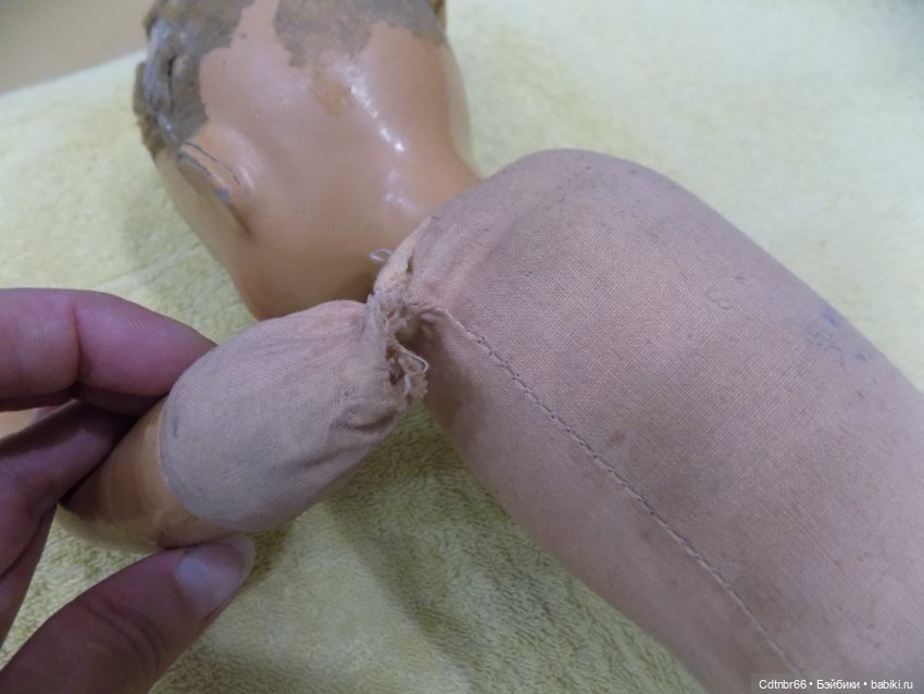 Реставрация опилочной куклы СССР Танюши. Лепим пальцы и ножку (фото 6)