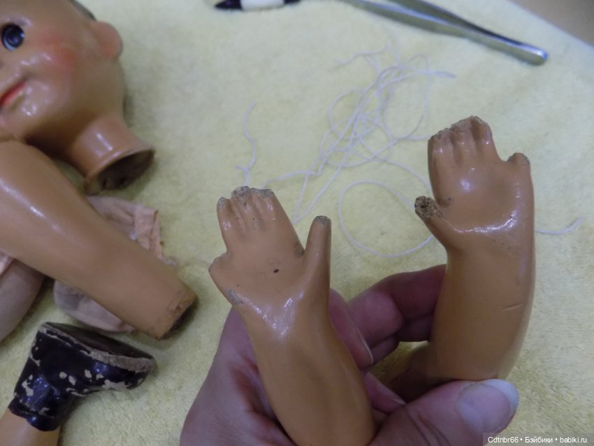Реставрация опилочной куклы СССР Танюши. Лепим пальцы и ножку (фото 10)