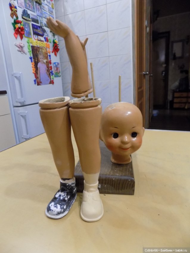 Реставрация опилочной куклы СССР Танюши. Лепим пальцы и ножку