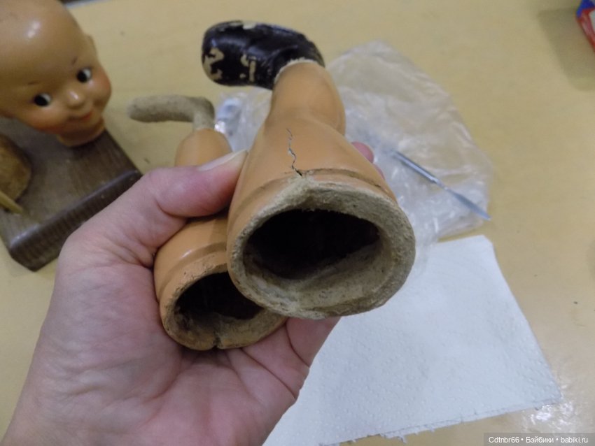 Реставрация опилочной куклы СССР Танюши. Лепим пальцы и ножку