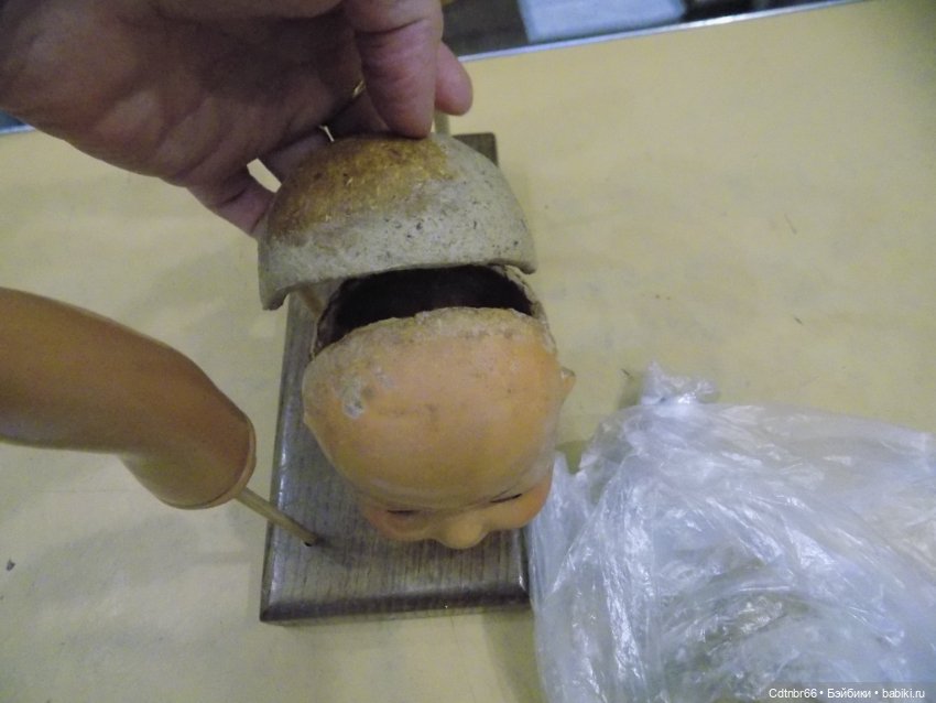 Реставрация опилочной куклы СССР Танюши. Лепим пальцы и ножку