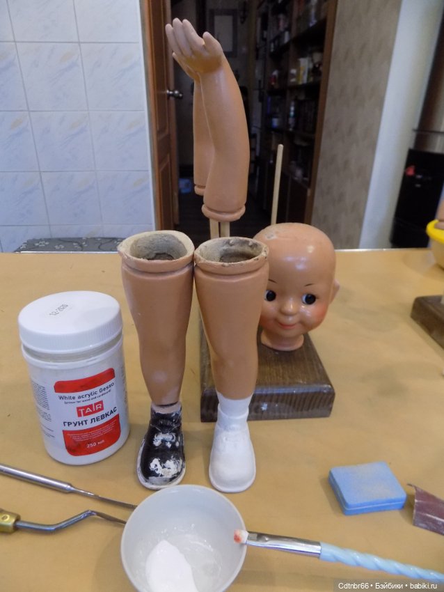 Реставрация опилочной куклы СССР Танюши. Лепим пальцы и ножку