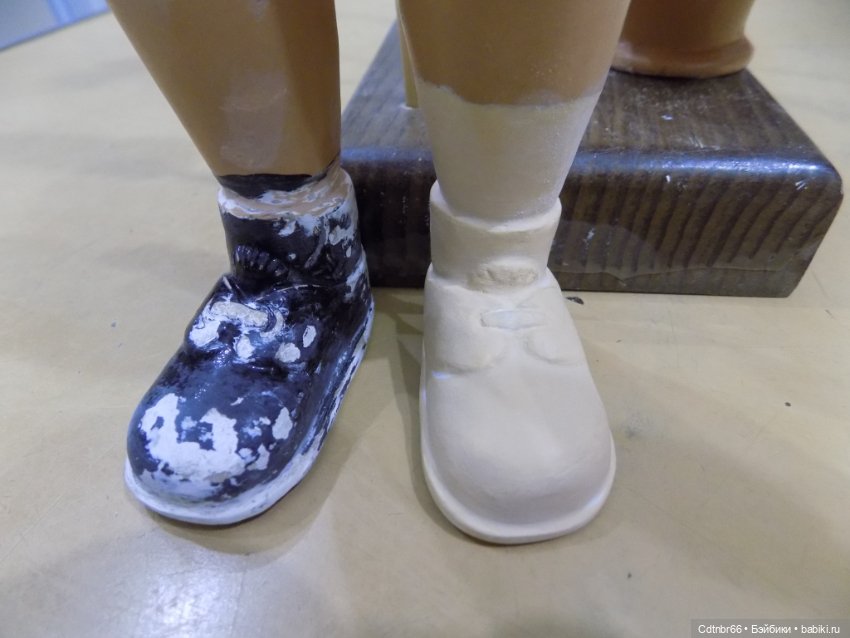 Реставрация опилочной куклы СССР Танюши. Лепим пальцы и ножку