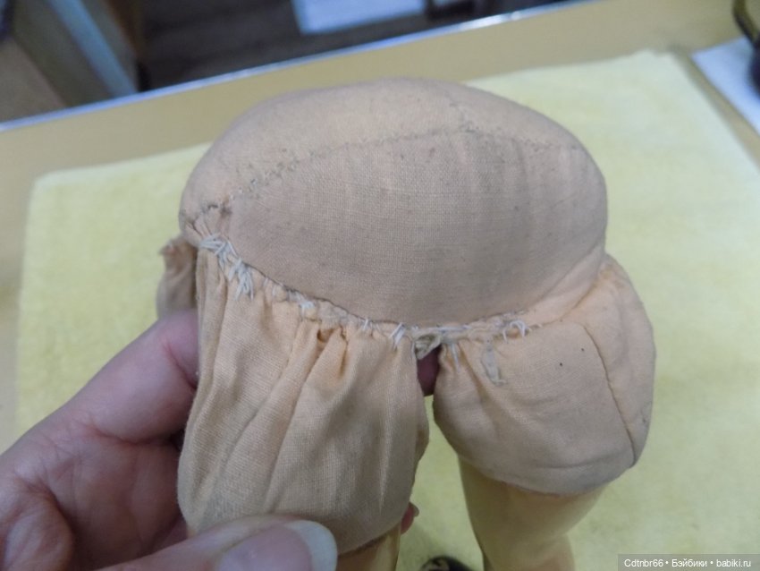 Реставрация опилочной куклы СССР Танюши. Лепим пальцы и ножку (фото 7)