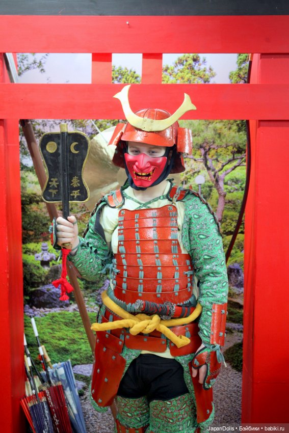 В сказочном "Клане Лисы" на выставке "Япония. Куклы, сказки и легенды"