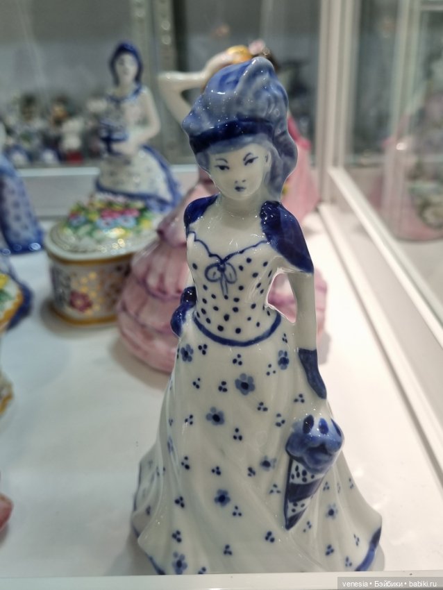 Куколки сувенирные из глины, фарфора, дерева, текстиля с "Ладьи"