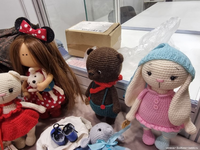 Куколки сувенирные из глины, фарфора, дерева, текстиля с "Ладьи"