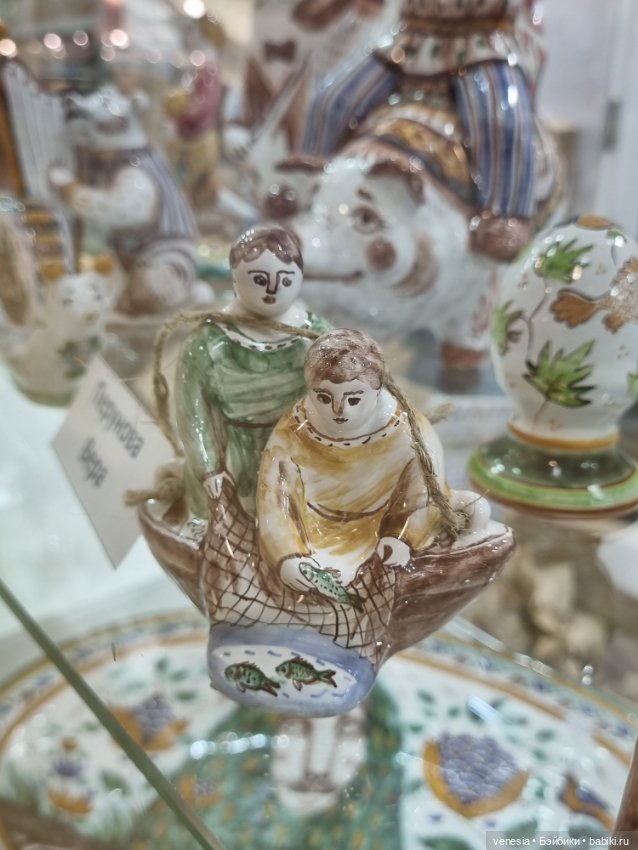 Куколки сувенирные из глины, фарфора, дерева, текстиля с "Ладьи"