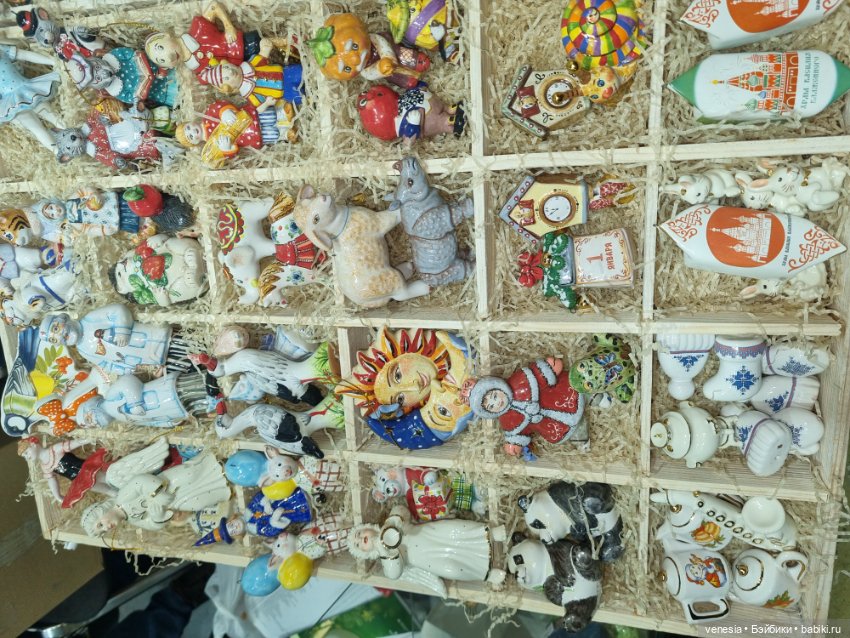 Куколки сувенирные из глины, фарфора, дерева, текстиля с "Ладьи"