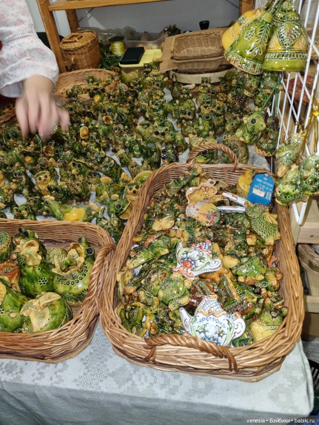 Куколки сувенирные из глины, фарфора, дерева, текстиля с "Ладьи"