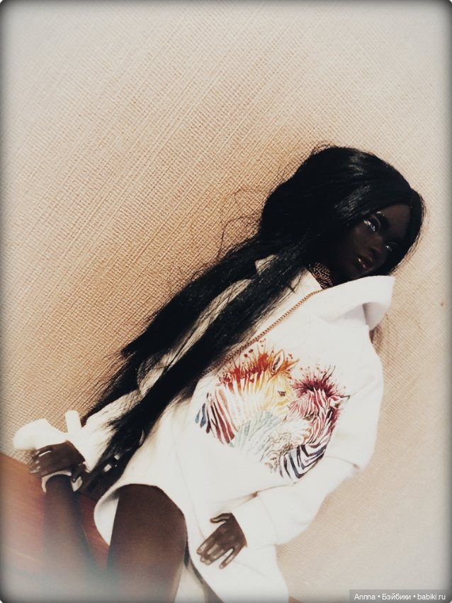 Тёмный шоколад с позолотой. Симона (фото 5)